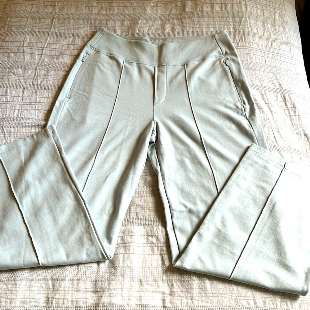 Women’s Athleta Straight Leg Endless Pant, mint green, size 12